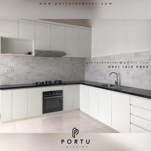 contoh kitchen set minimalis warna putih di Summarecon Bekasi id3423