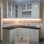contoh kitchen set finishing duco putih semi klasik by Portu