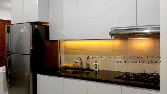 Contoh Terbaru Lemari Dapur HPL Putih Di Sudirman Park Tower A Jakarta Pusat