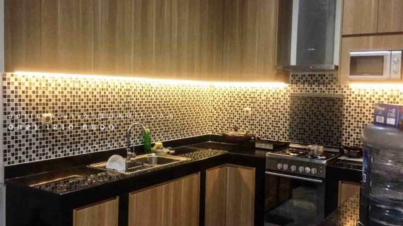 Jual Kitchen Set HPL Motif Kayu Perumahan Griya Loka Bsd Serpong Tangerang id4609p